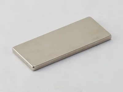 ネオジム磁石(N40)、角型、50x20x3(mm)、3mm方向
