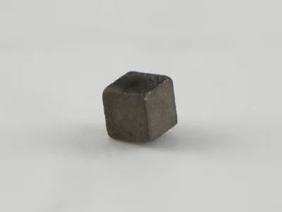 サマコバ磁石(SS28)、角型、1x1x1(mm)、1mm方向