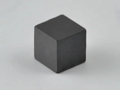 フェライト磁石、角型、4x4x4(mm)、4mm方向