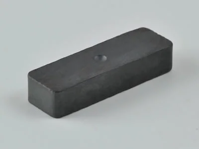 フェライト磁石、角型、25x8x5(mm)、5mm方向