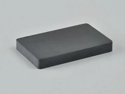 フェライト磁石、角型、40x25x5(mm)、5mm方向