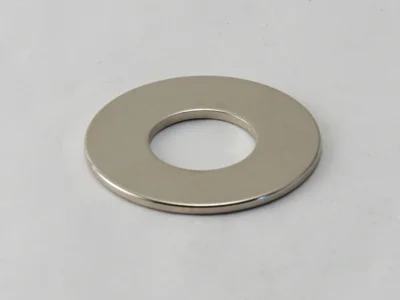 ネオジム磁石(N35)、リング型、Φ40xΦ18x2(mm)、高さ方向