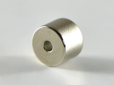 ネオジム磁石(N52)、リング型、Φ4xΦ1x3(mm)、高さ方向