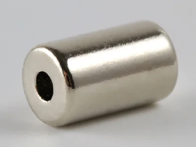 ネオジム磁石(N50)、リング型、Φ6xΦ2x10(mm)、高さ方向