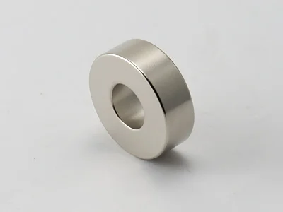 ネオジム磁石(N40)、リング型、Φ30xΦ12.5x10(mm)、高さ方向