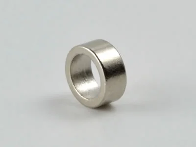 ネオジム磁石(N48H)、リング型、Φ3.5xΦ2.5x1.5(mm)、高さ方向