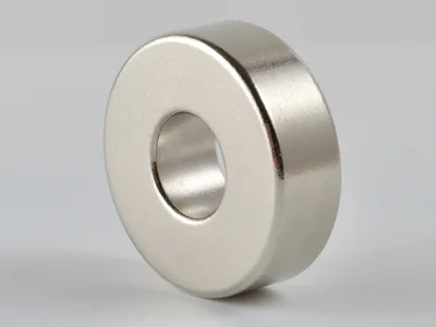 ネオジム磁石(N35SH)、リング型、Φ18xΦ7x6(mm)、高さ方向