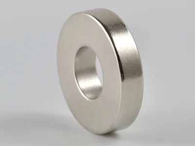 ネオジム磁石(N38EH)、リング型、Φ14xΦ6x3(mm)、高さ方向