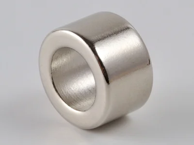 ネオジム磁石(N45)、リング型、Φ10xΦ6.1x6(mm)、高さ方向