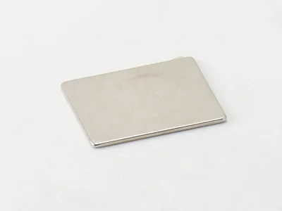 ネオジム磁石(N40)、角型、25x20x1(mm)、1mm方向