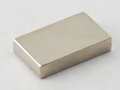 ネオジム磁石(N30EH)、角型、50x30x10(mm)、10mm方向