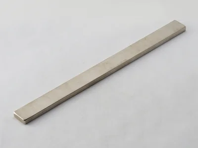 ネオジム磁石(N40)、角型、200x15x5(mm)、5mm方向