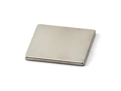 ネオジム磁石(N40)、角型、30x30x2(mm)、2mm方向
