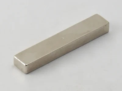 ネオジム磁石(N38H)、角型、55x10x6(mm)、6mm方向