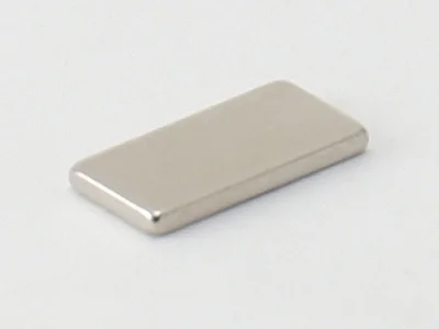 ネオジム磁石(N52)、角型、5x1x10(mm)、10mm方向