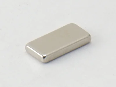 ネオジム磁石(N52)、角型、5x1.5x10(mm)、10mm方向