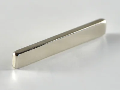 ネオジム磁石(N40)、角型、30x2x4.5(mm)、4.5mm方向