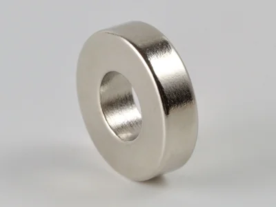 ネオジム磁石(N50)、リング型、Φ11xΦ5x3(mm)、高さ方向