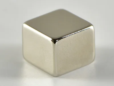 ネオジム磁石(N40)、角型、10x8x10(mm)、10mm方向