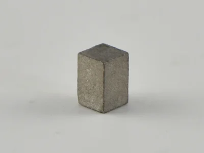 サマコバ磁石(SS28)、角型、2x2x3(mm)、3mm方向
