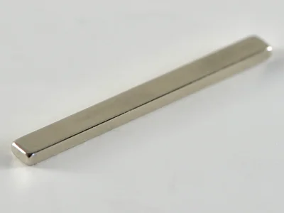 ネオジム磁石(N50M)、角型、30x3x1.5(mm)、1.5mm方向