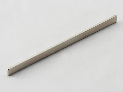 ネオジム磁石(N40)、角型、100x2x6(mm)、6mm方向