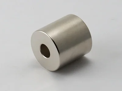 ネオジム磁石(N40)、リング型、Φ30xΦ10x30(mm)、高さ方向