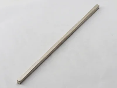 ネオジム磁石(N40)、角型、200x5x5(mm)、5mm方向