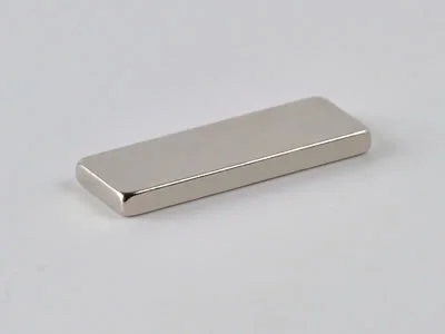 ネオジム磁石(N50)、角型、14x5x1.3(mm)、1.3mm方向