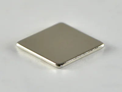 ネオジム磁石(N52)、角型、10x10x0.8(mm)、0.8mm方向