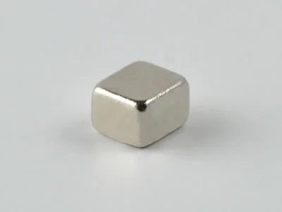 ネオジム磁石(N48)、角型、3x2x2.6(mm)、2.6mm方向