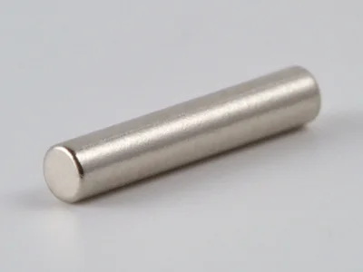 ネオジム磁石(N40)、円柱型、Φ1.5x8(mm)、高さ方向