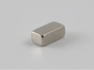 ネオジム磁石(N40)、角型、5x2x2.5(mm)、2.5mm方向