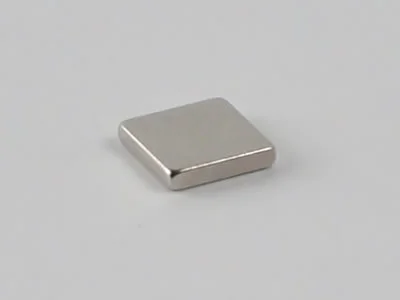 ネオジム磁石(N33SH)、角型、5x5x1(mm)、1mm方向