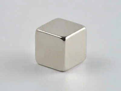 ネオジム磁石(N45)、角型、6x6x6(mm)、6mm方向