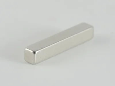 ネオジム磁石(N35)、角型、19x3.3x3.3(mm)、3.3mm方向