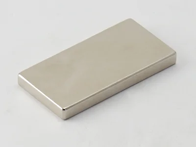 ネオジム磁石(N35)、角型、50x25x5(mm)、5mm方向