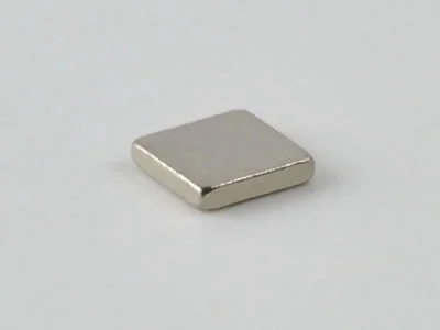 ネオジム磁石(N42SH)、角型、2.3x2.3x0.5(mm)、0.5mm方向