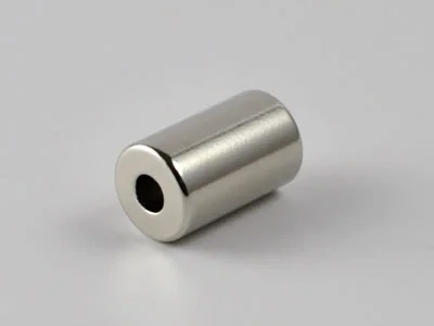 ネオジム磁石(N40)、リング型、Φ8xΦ3x13.2(mm)、径方向