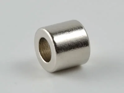 ネオジム磁石(N40)、リング型、Φ4xΦ2x3.5(mm)、径方向
