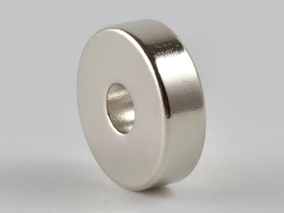 ネオジム磁石(N45)、リング型、Φ10xΦ3x3(mm)、高さ方向