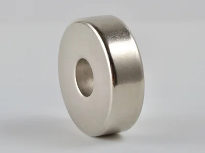 ネオジム磁石(N35)、リング型、Φ19.2xΦ6x6(mm)、高さ方向