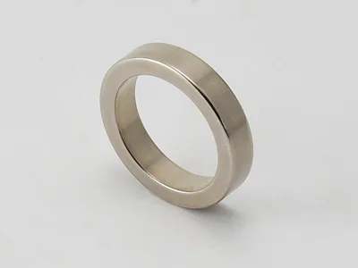 ネオジム磁石(N40)、リング型、Φ25xΦ19x5(mm)、高さ方向