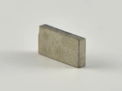 サマコバ磁石(SS28)、角型、6x1x3(mm)、3mm方向