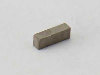 サマコバ磁石(SS28)、角型、6x1.6x2(mm)、2mm方向