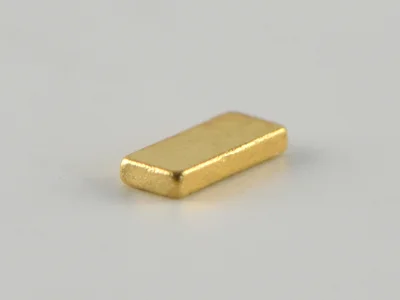 サマコバ磁石(SS28)、角型、1.6x0.6x3.6(mm)、金メッキ、3.6mm方向