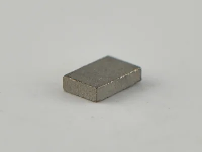 サマコバ磁石(SS28)、角型、3x2x0.7(mm)、0.7mm方向