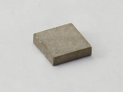 サマコバ磁石(SS28)、角型、6x6x1.5(mm)、1.5mm方向
