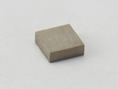 サマコバ磁石(SS28)、角型、6x6x2(mm)、2mm方向