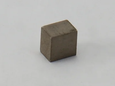 サマコバ磁石(SS28)、角型、7x5x7(mm)、7mm方向
